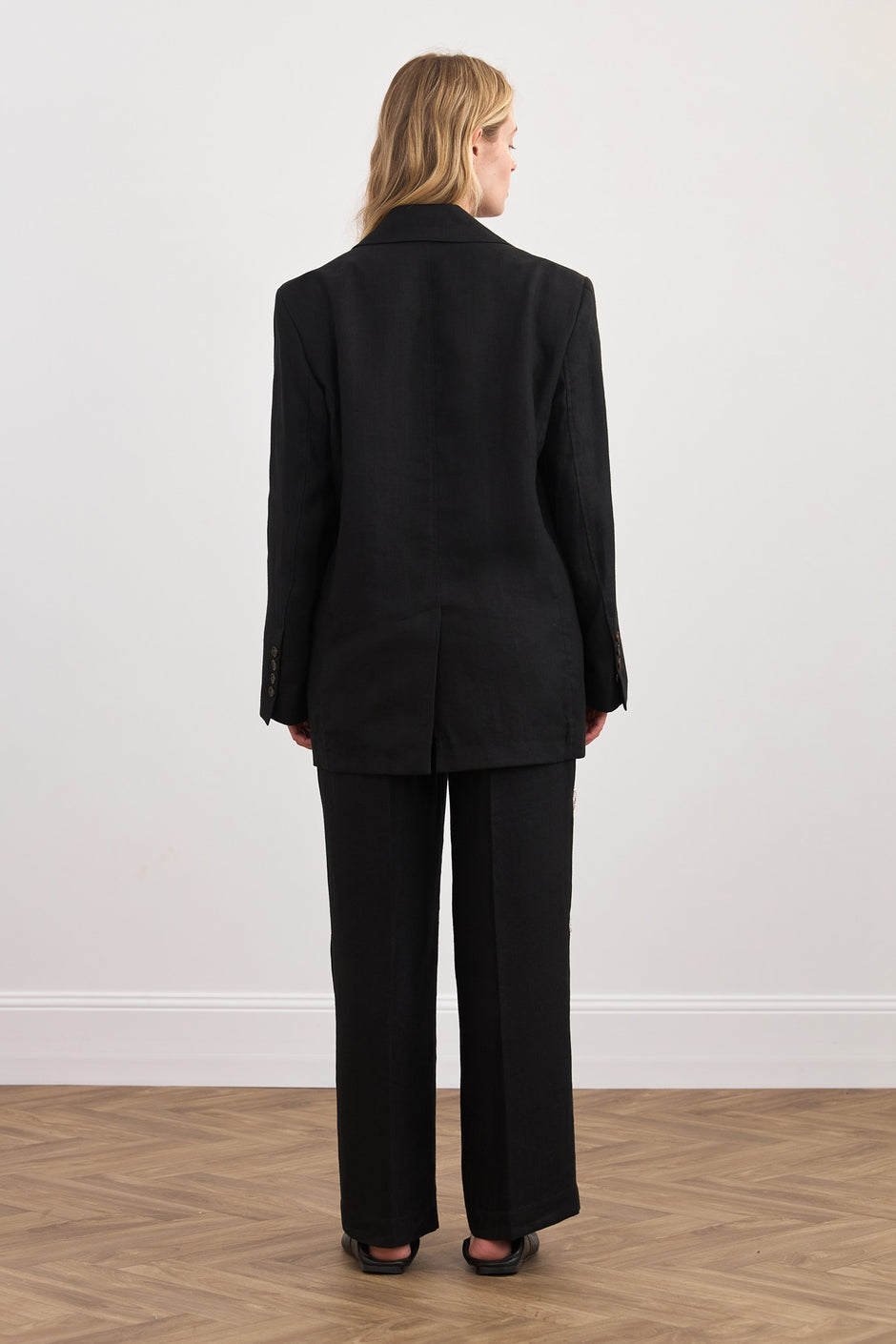 Вишитий вручну піджак