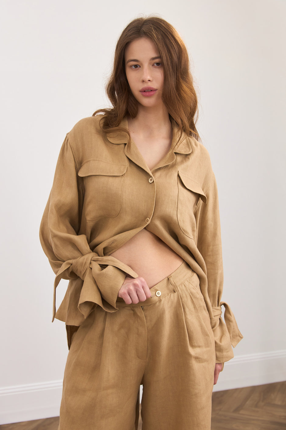 Льняні шорти з ручною вишивкою