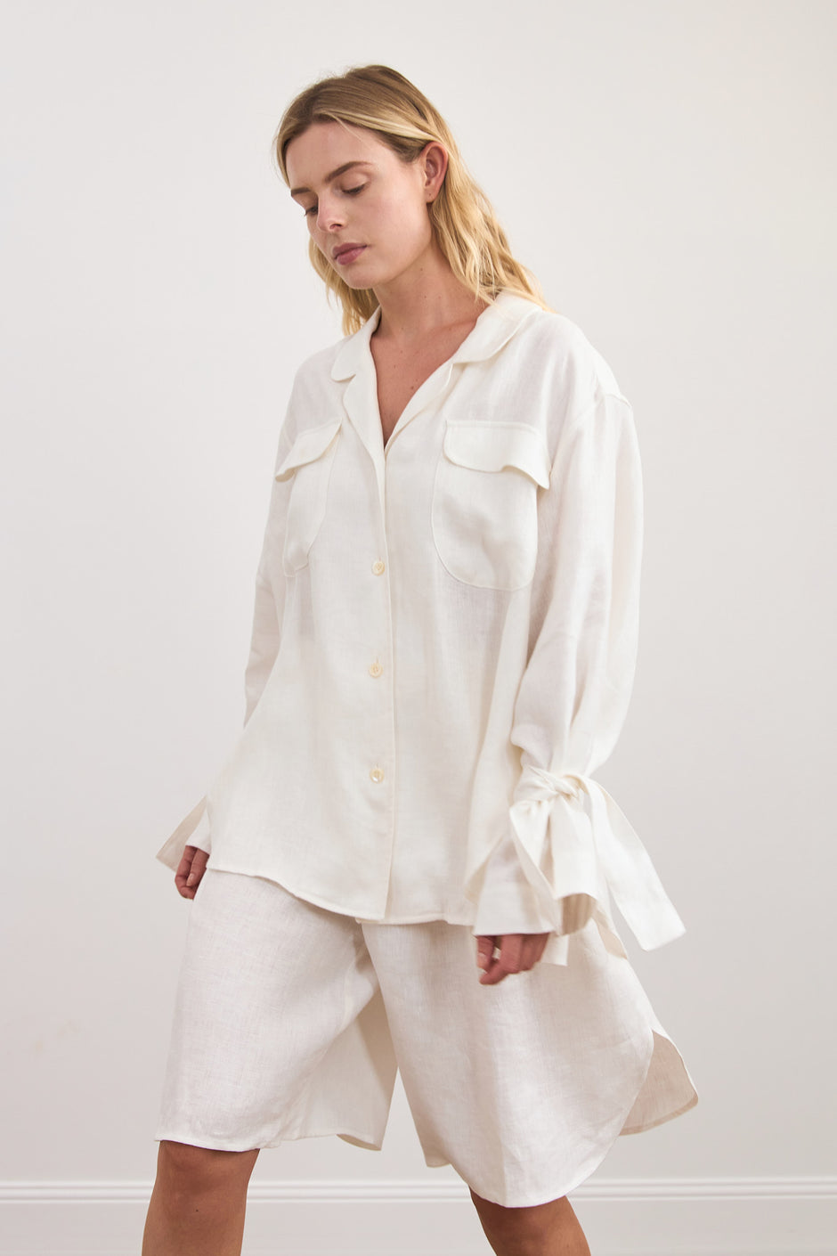 Льняні широкі шорти