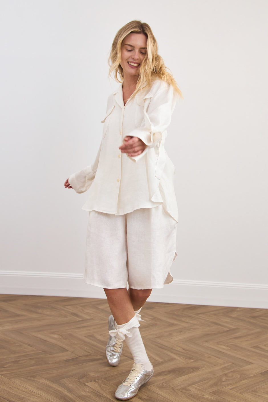 Льняні широкі шорти