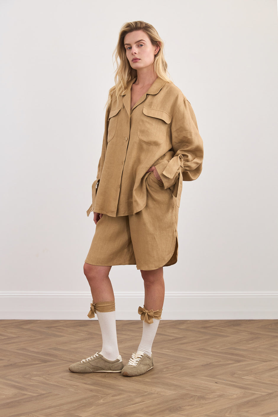 Льняні широкі шорти