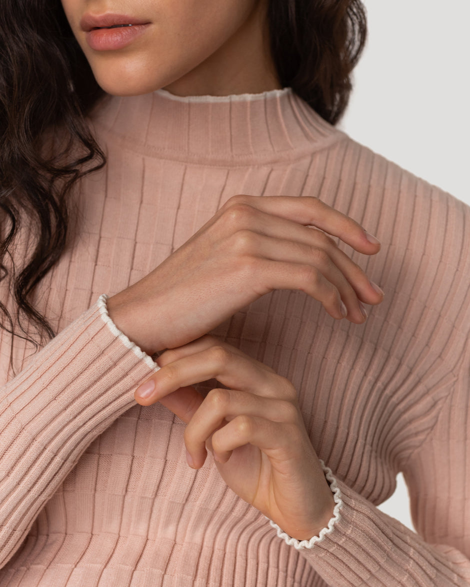 Сукня вертикальної в'язки