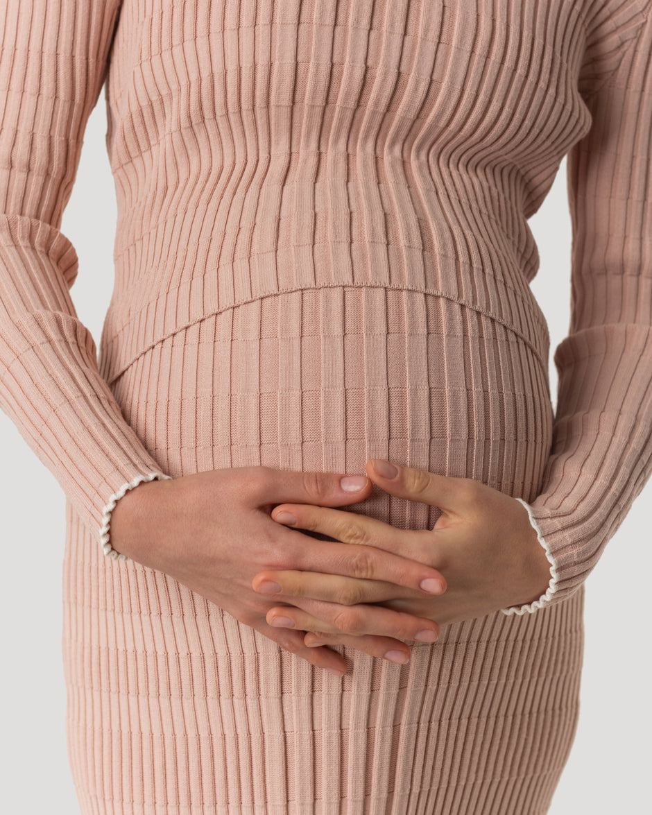 Сукня вертикальної в'язки