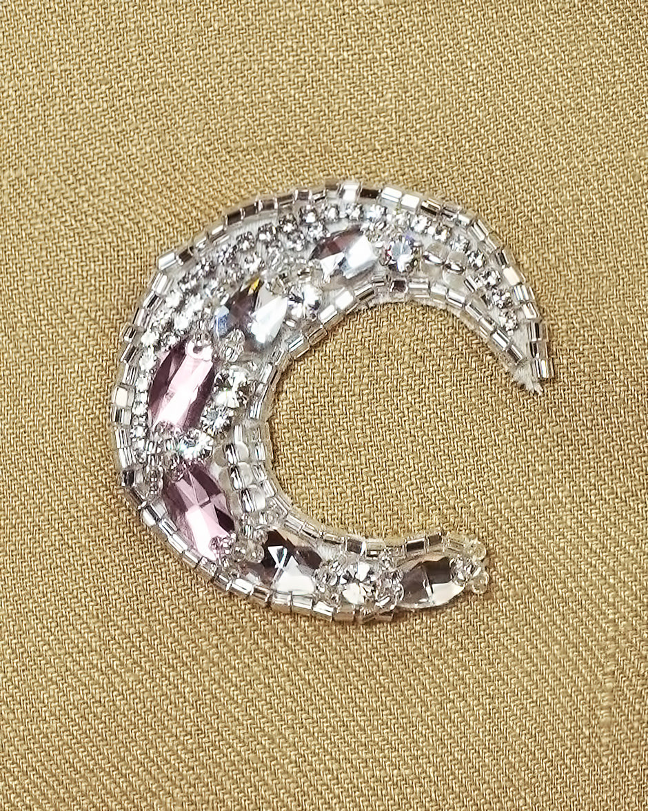 Льняні шорти з ручною вишивкою